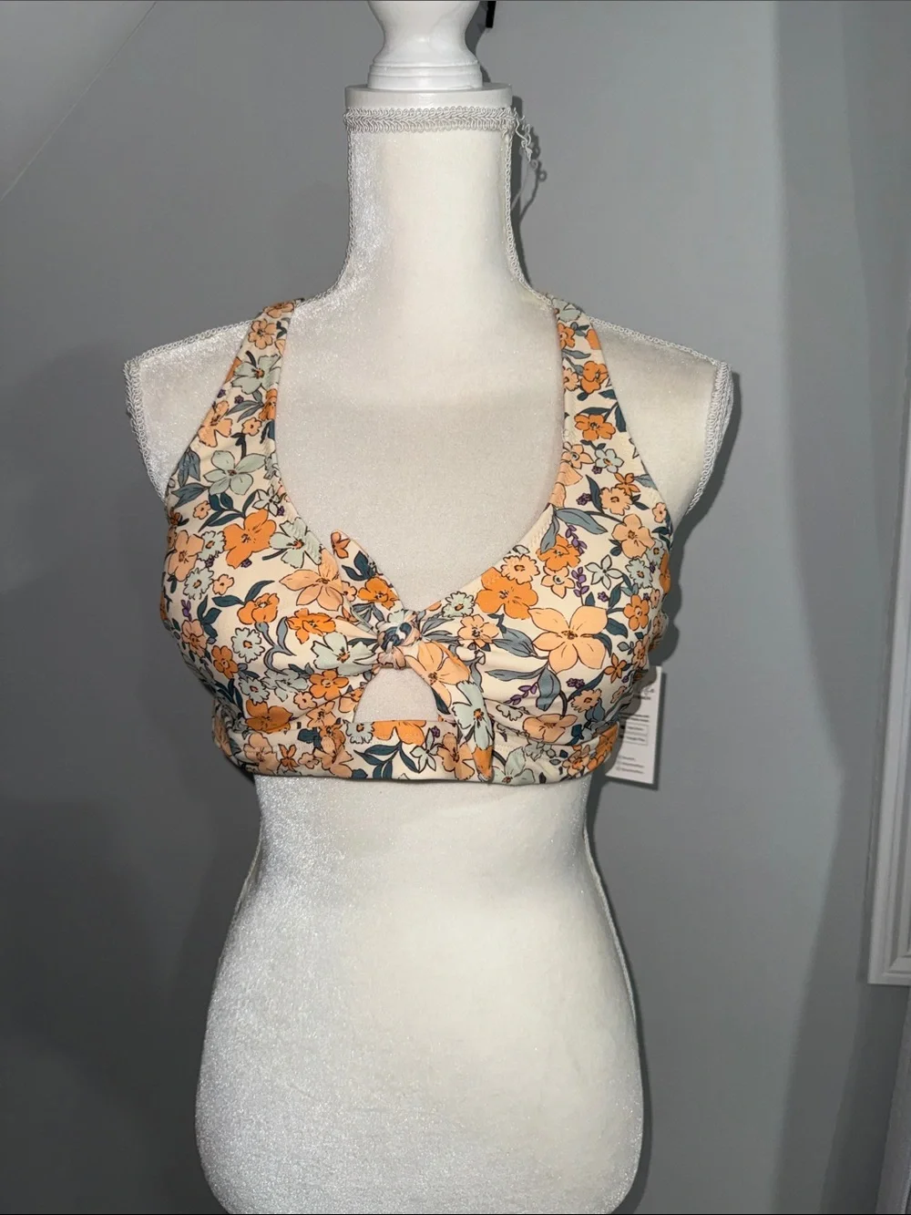 Cupshe Peach Floral Knot-Front Bikini Set in Peach and Cream